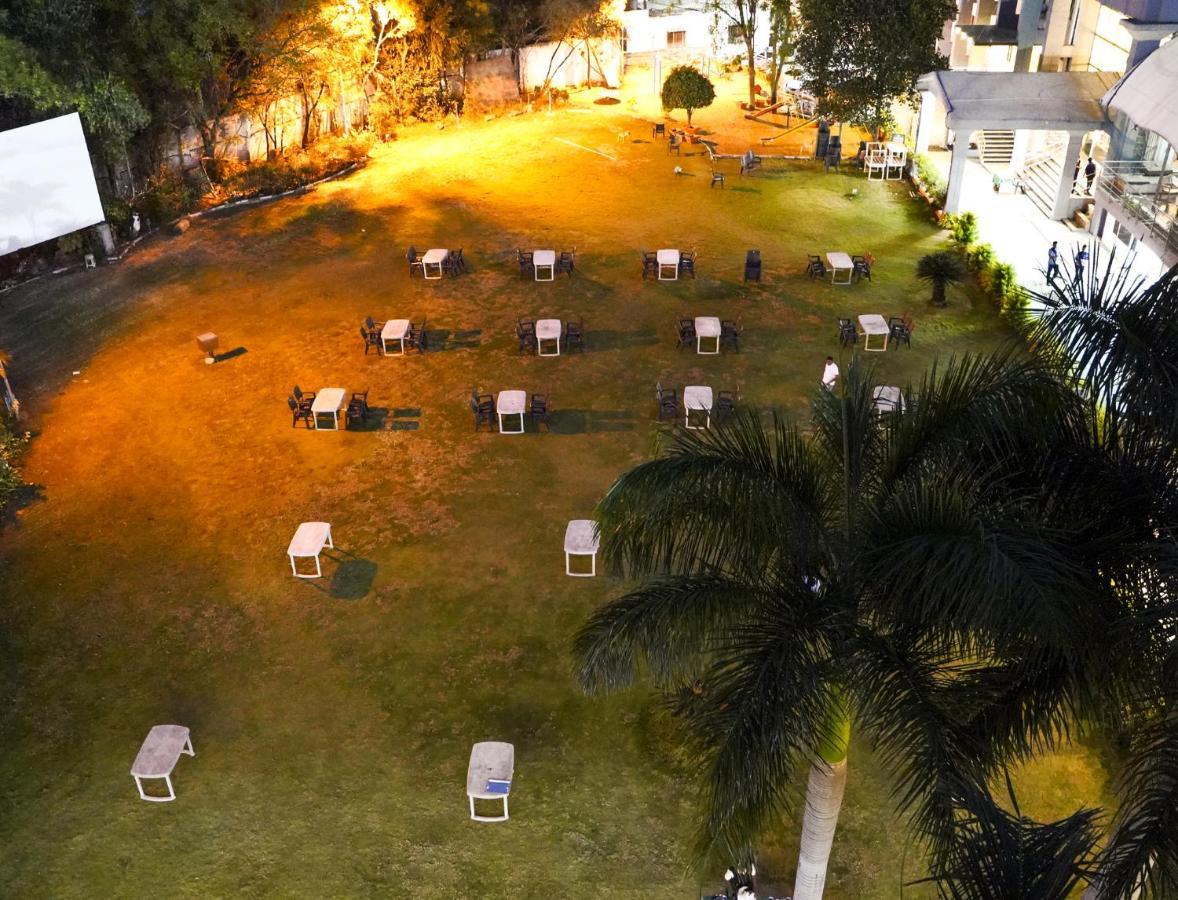 העיר בנגלור Bngv Mystic Premier Hotel מראה חיצוני תמונה